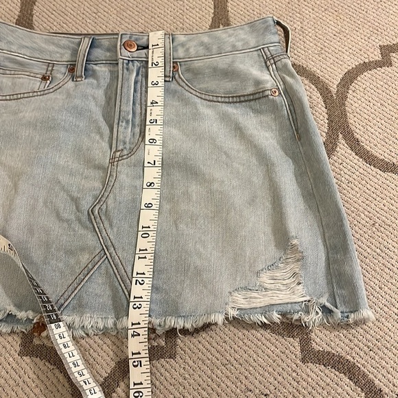 American Eagle Outfitters distressed light wash mini denim skirt - Picture 16 of 17
